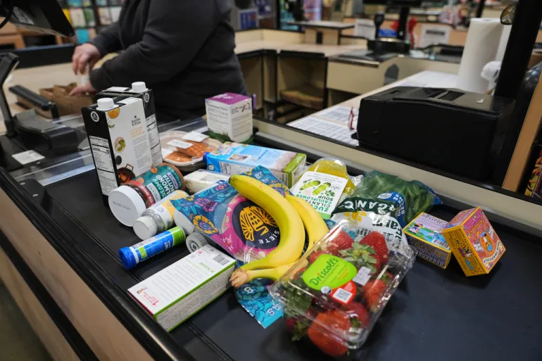 US Supreme Court Lets Trump Continue Blocking $4bn in Food Aid Amid Shutdown