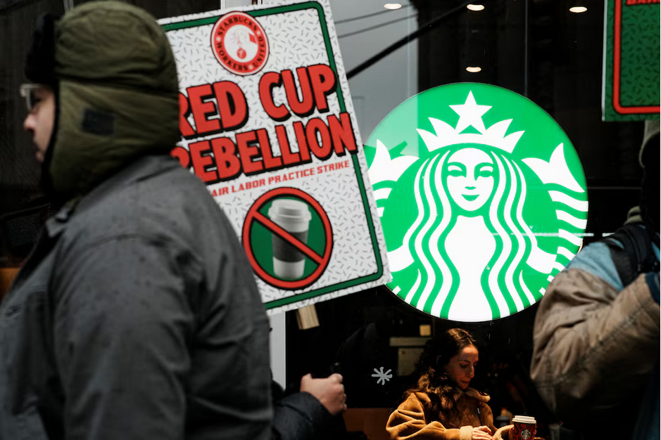 ‘No Contract, No Coffee’: Starbucks Baristas Use Red Cup Day to Launch Open-Ended Strike