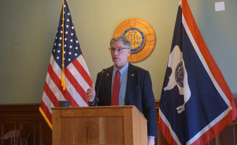 Gordon Rolls Out $11.13 Billion ‘Lean’ Budget, With Big Boost for Health Care and Savings