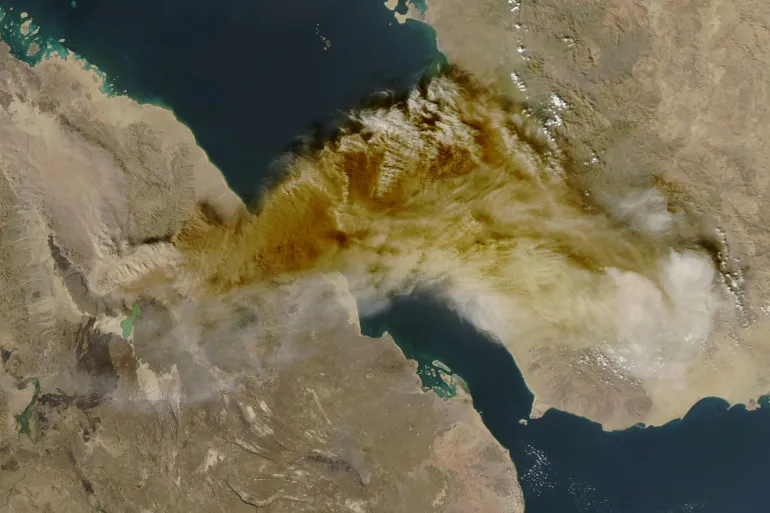 Ethiopia’s Hayli Gubbi volcano erupts after 12,000 years, ash clouds drift across Red Sea