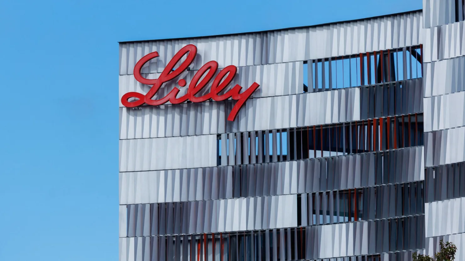 Eli Lilly Drops Zepbound Prices as Weight-Loss Drug Wars Heat Up