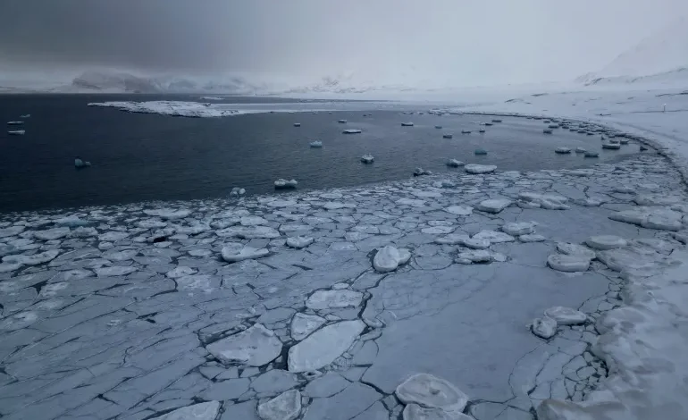 Arctic heats up at record pace as ice and snow retreat, NOAA warns