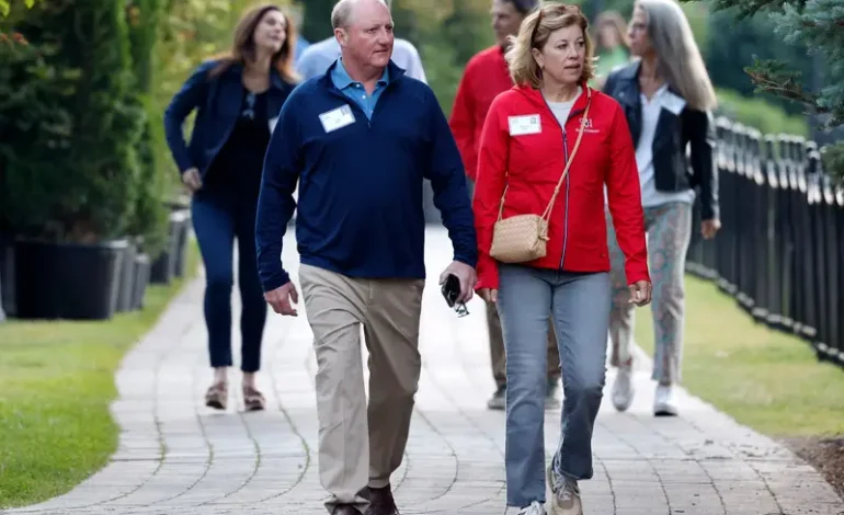 Buffett’s Top Stock Picker Todd Combs Heads to JPMorgan as Berkshire Shakes Up Leadership