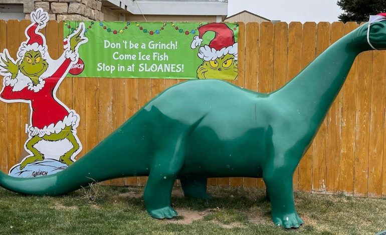 Dino-napped in Alcova: Sloane’s $8,000 Sinclair Mascot Vanishes — and Yes, it’s Felony