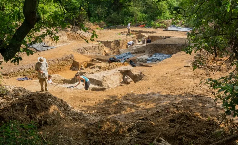 Neanderthals were fire-makers 415,000 years ago, new UK discovery shows