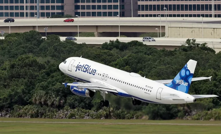 JetBlue pilot aborts climb to avoid US Air Force tanker over Caribbean