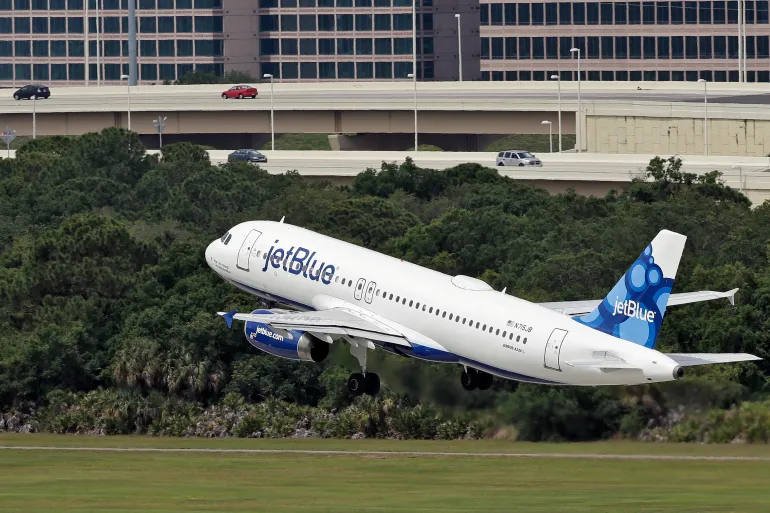 JetBlue pilot aborts climb to avoid US Air Force tanker over Caribbean