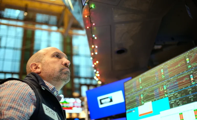 Market Mood on Monday: Tech Rally, Santa Hopes, and Year-End Flow