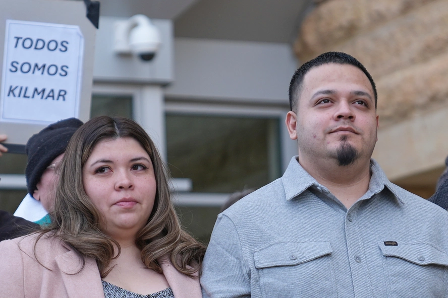 Judge tells ICE: not so fast — Abrego Garcia stays out of custody through Christmas