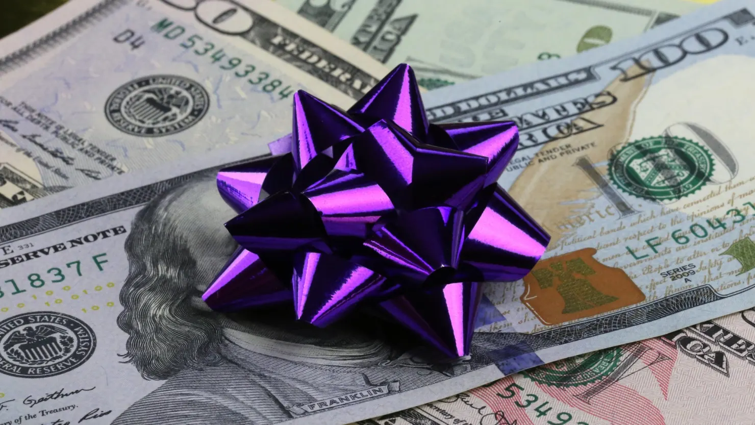 Wealthy Donors Rushed to Lock In Tax Breaks – and Donor-Advised Funds Cashed In