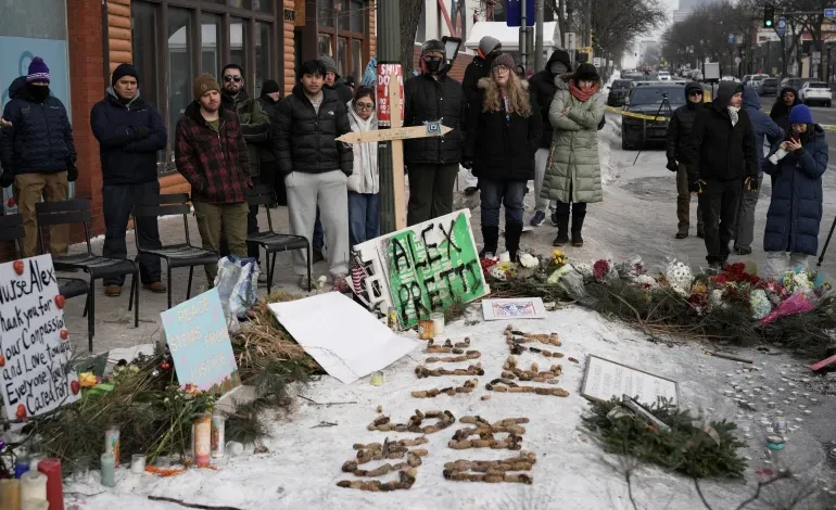 Minnesota governor demands Trump withdraw federal agents after second protest killing