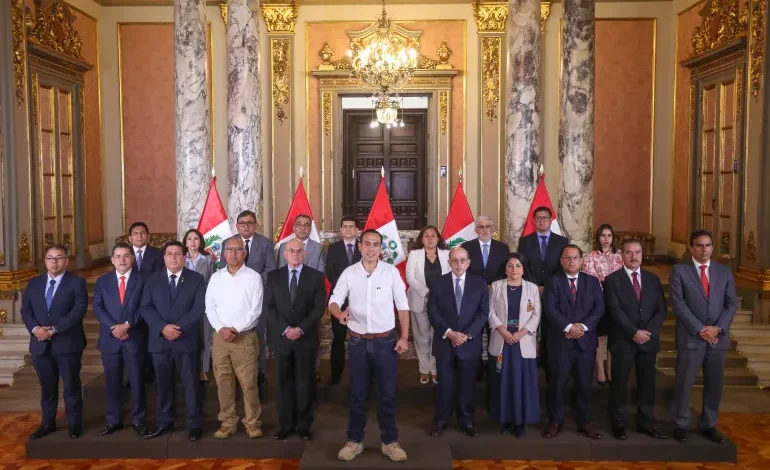 Peru opens Petroperu to private capital as losses mount