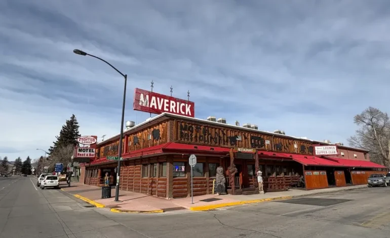 Lander Bar Fight Turns Fatal as Police Say Arrest Is Imminent