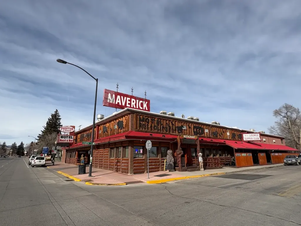 Lander Bar Fight Turns Fatal as Police Say Arrest Is Imminent