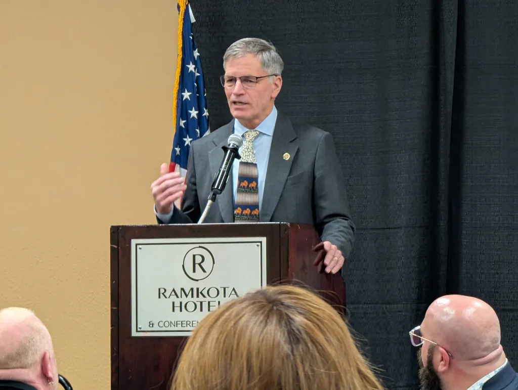 Gordon Pushes Back as Lawmakers Tighten the Purse Strings