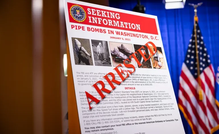 Judge keeps Jan 6 pipe bomb suspect behind bars, citing public danger