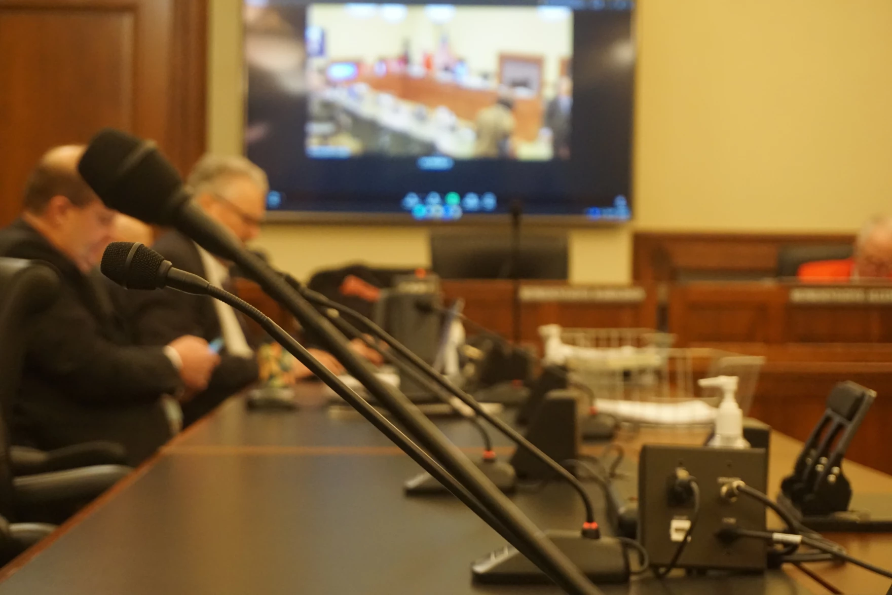 Budget ‘Chainsaw’ or Fiscal Reset? Wyoming’s First Draft Sparks Sharp Reactions