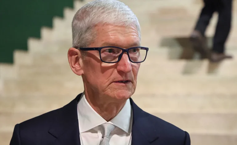 Trump-Appointed Regulator Takes aim at Apple News