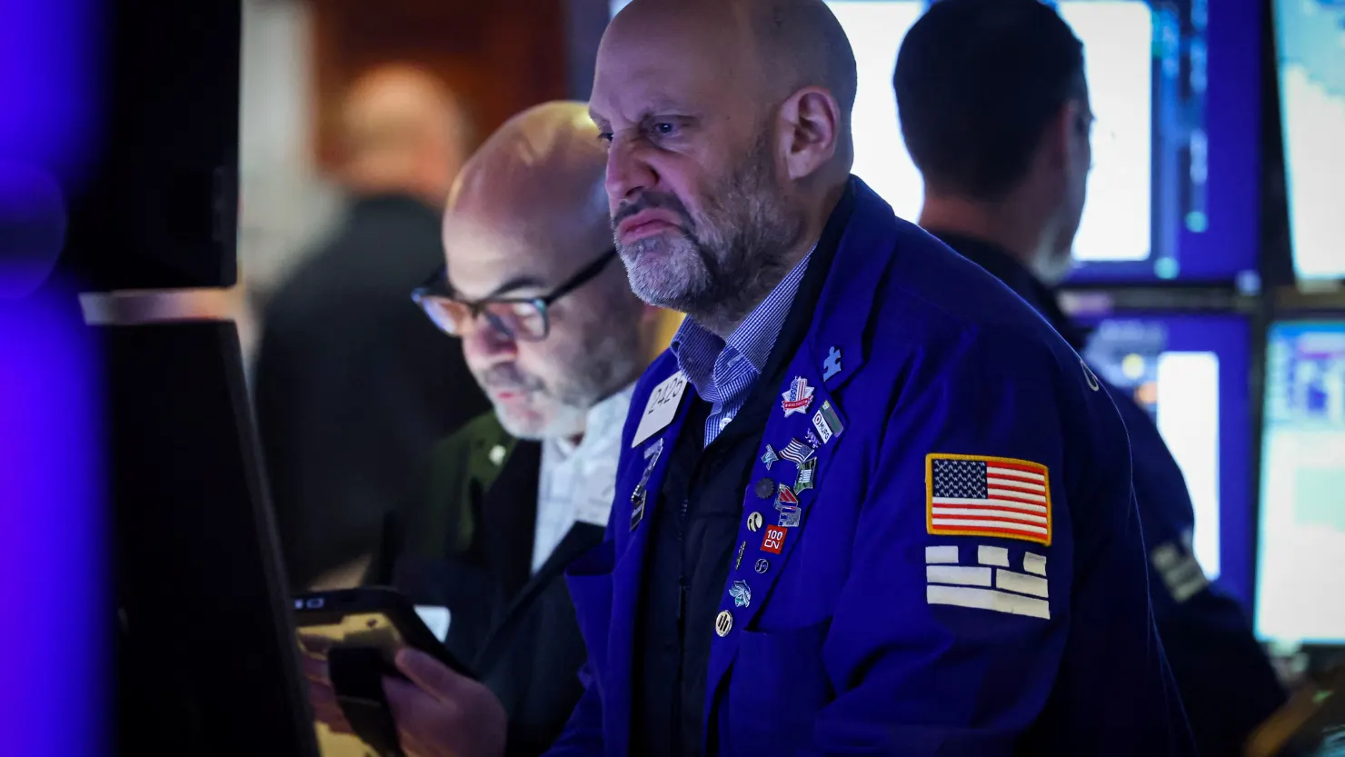 S&P 500 treads water in short week as beaten-up software names slide