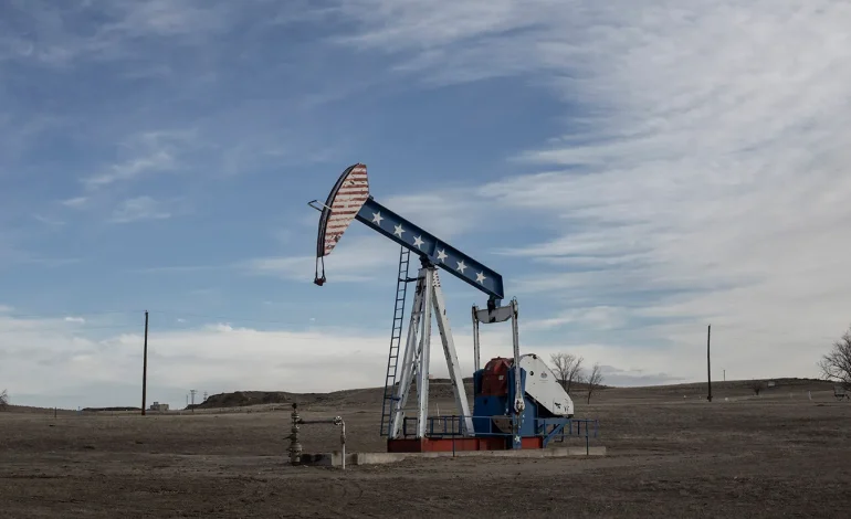 Wyoming Lawmakers Propose Taxpayer-Funded Boost for Fossil Fuels, Excluding Wind and Solar