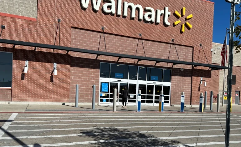 Big Discounts, Small Certainty: Walmart’s Strong Quarter and a Cautious Road Ahead