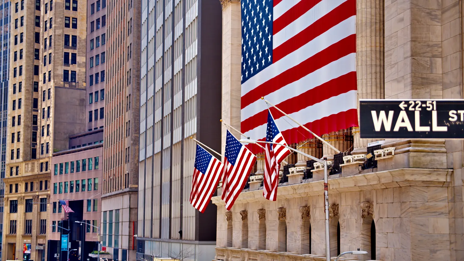 Banks Eye Comeback as Private Credit Shows Cracks in Long-running Fight