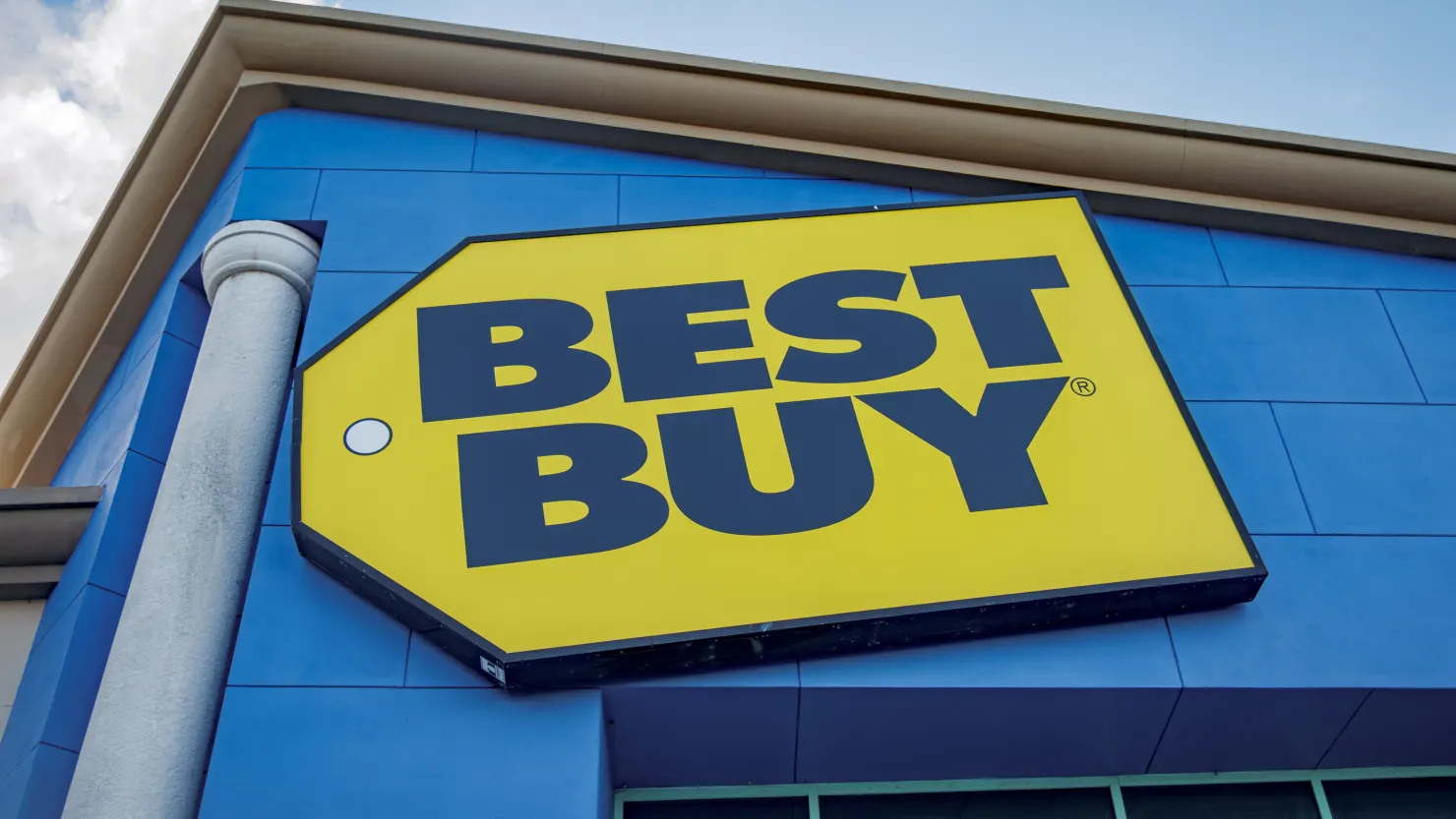 Best Buy Beats on Profit but Stumbles on Holiday Sales