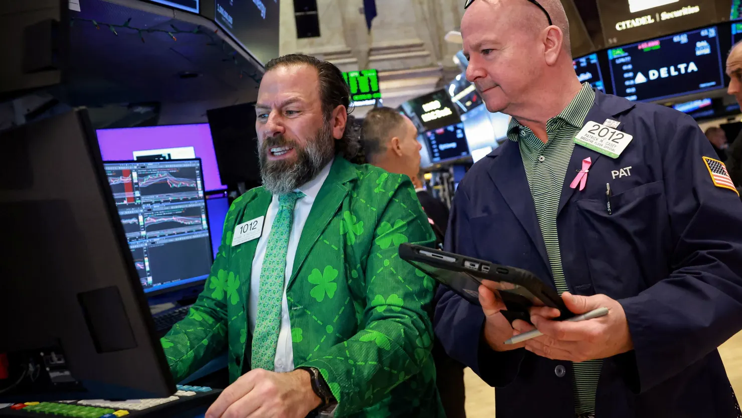 S&P 500 Nudges Higher as Rally Grinds forward, Oil Worries Still Hang Over Markets