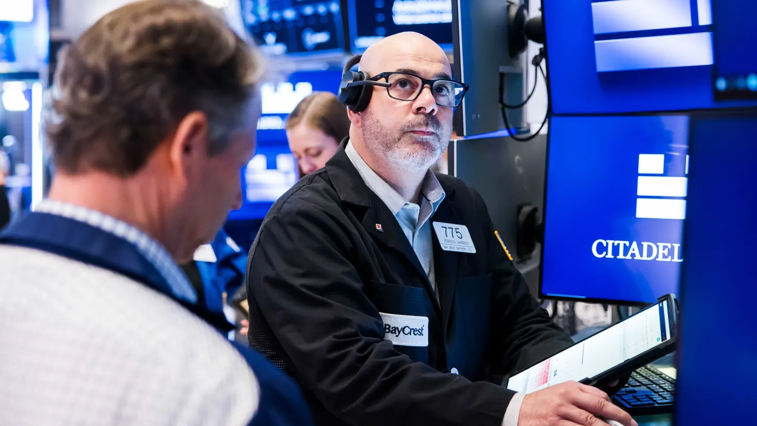 Stocks Wobble as Oil Keeps Climbing and War Jitters Won’t Quit