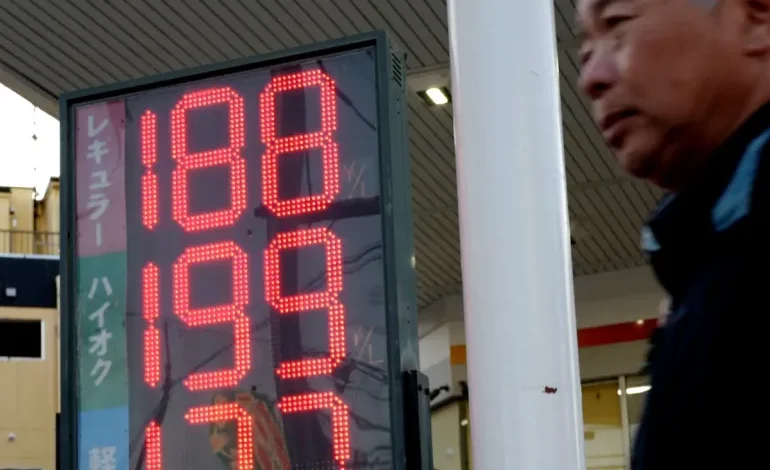 Donald Trump Presses Allies to Reopen Strait of Hormuz as Brent Tops $106