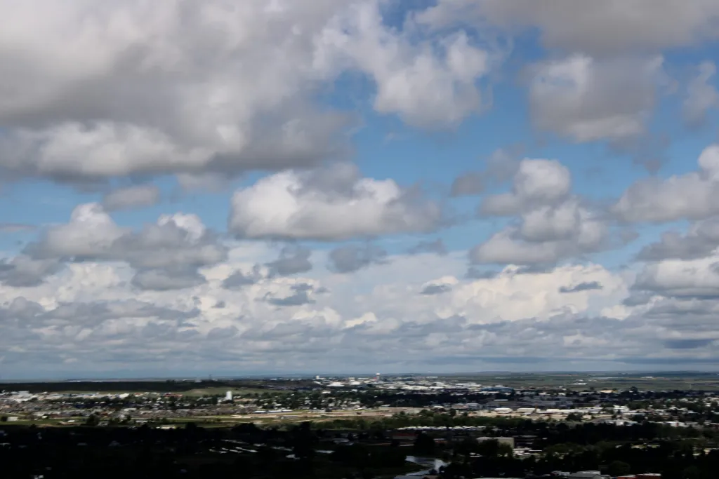 Central Wyoming faces 80-degree tinderbox before Thursday cold front