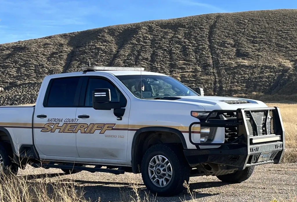 NCSO says woman stabbed husband in the neck, staged evidence of abuse