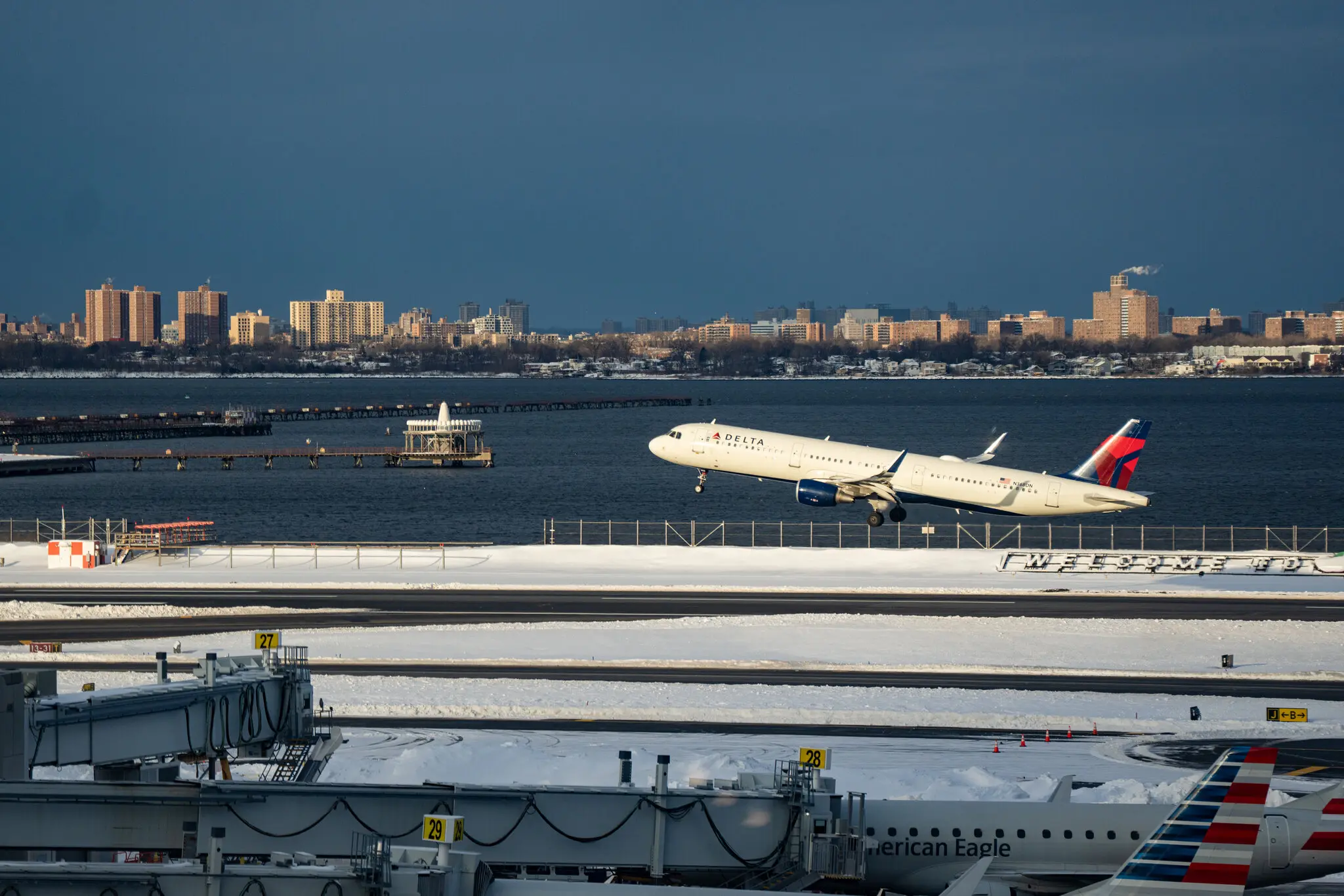 Delta Slams the Brakes on Growth as Fuel Costs Bite – but Its Refinery Softens the Blow