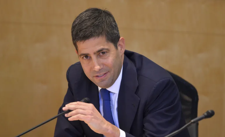 Warsh Vows to Keep Politics Out of Rate Decisions as Fed Hearing Looms