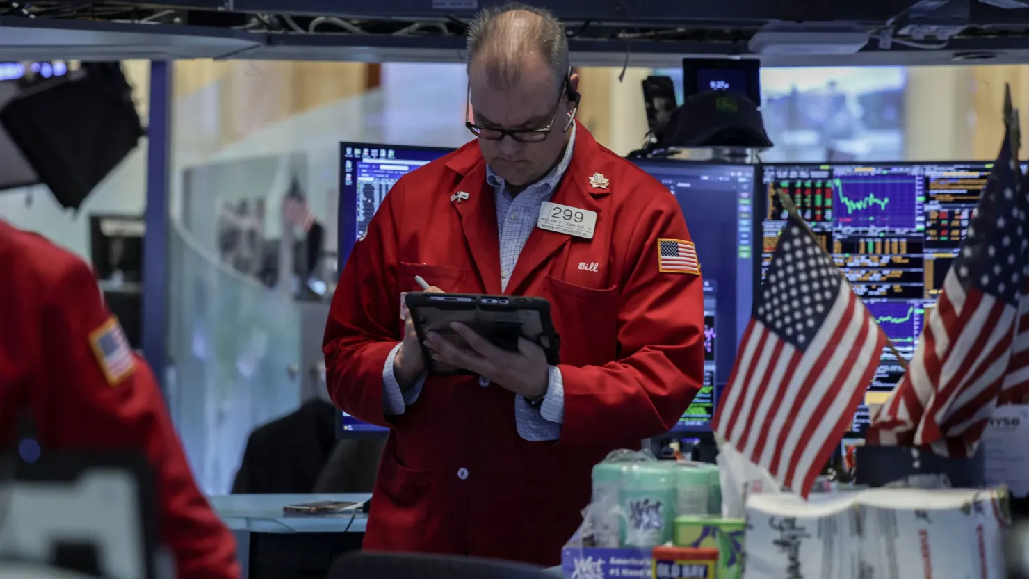 Wall Street Slips From Record Highs as Tech Wobbles and Oil Surges on Iran Tensions