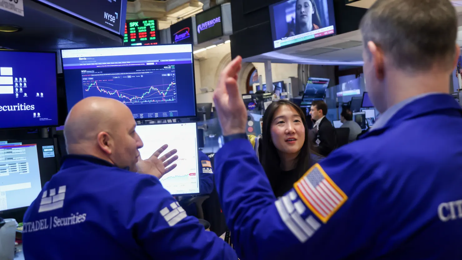 Tech Dragged Nasdaq Lower as Earnings Roll In, but S&P 500 Still on Track for Huge Monthly Gain