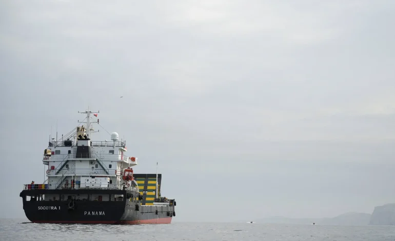 Oil Back Over $100 as US Moves to Choke Off Hormuz Shipping