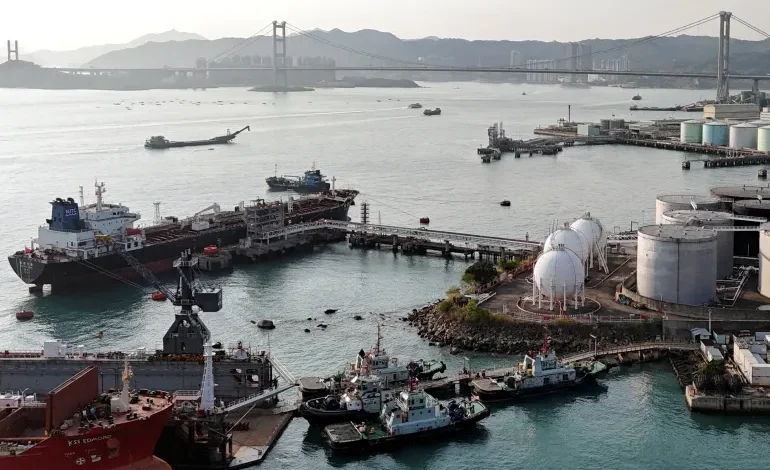 US targets Chinese refinery as Iran oil crackdown widens