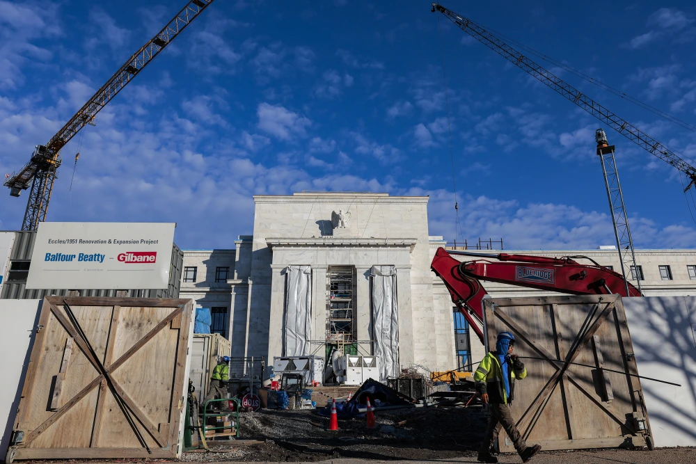 DOJ Prosecutors Show Up Unannounced at Fed as Probe Into Powell Stirs Political Fallout