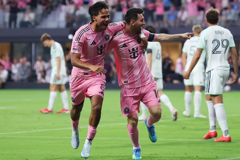 Messi scores, but Miami’s big night ends level