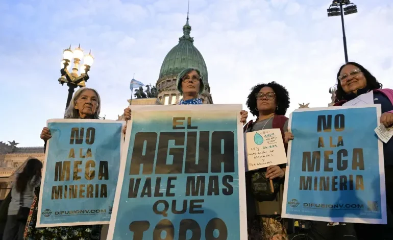Argentina opens glaciers to mining amid backlash