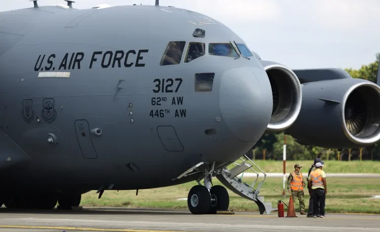 Court blocks deportation of family in test of Trump’s immigration push