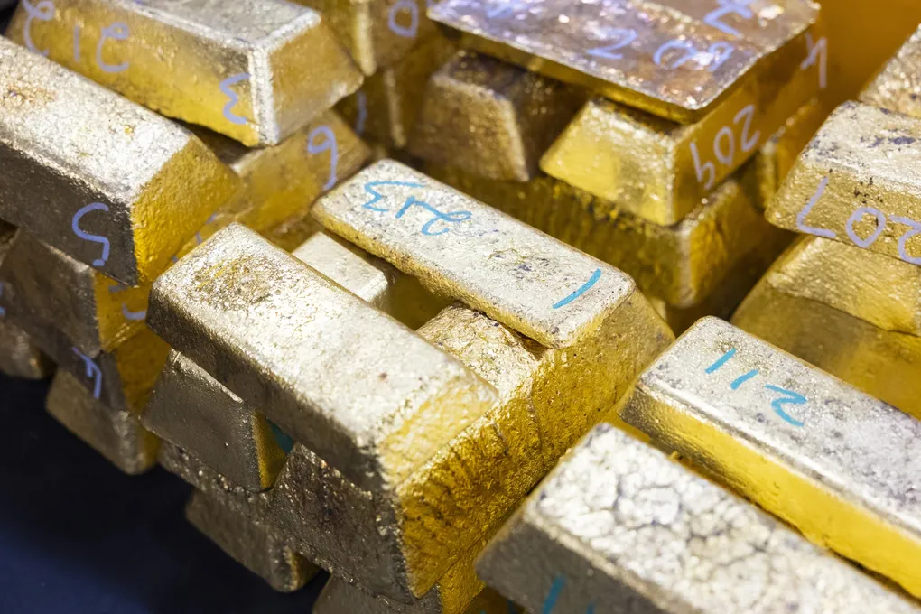 Gold Steadies after Recent Drop as Hormuz Standoff Keeps Inflation Fears Alive