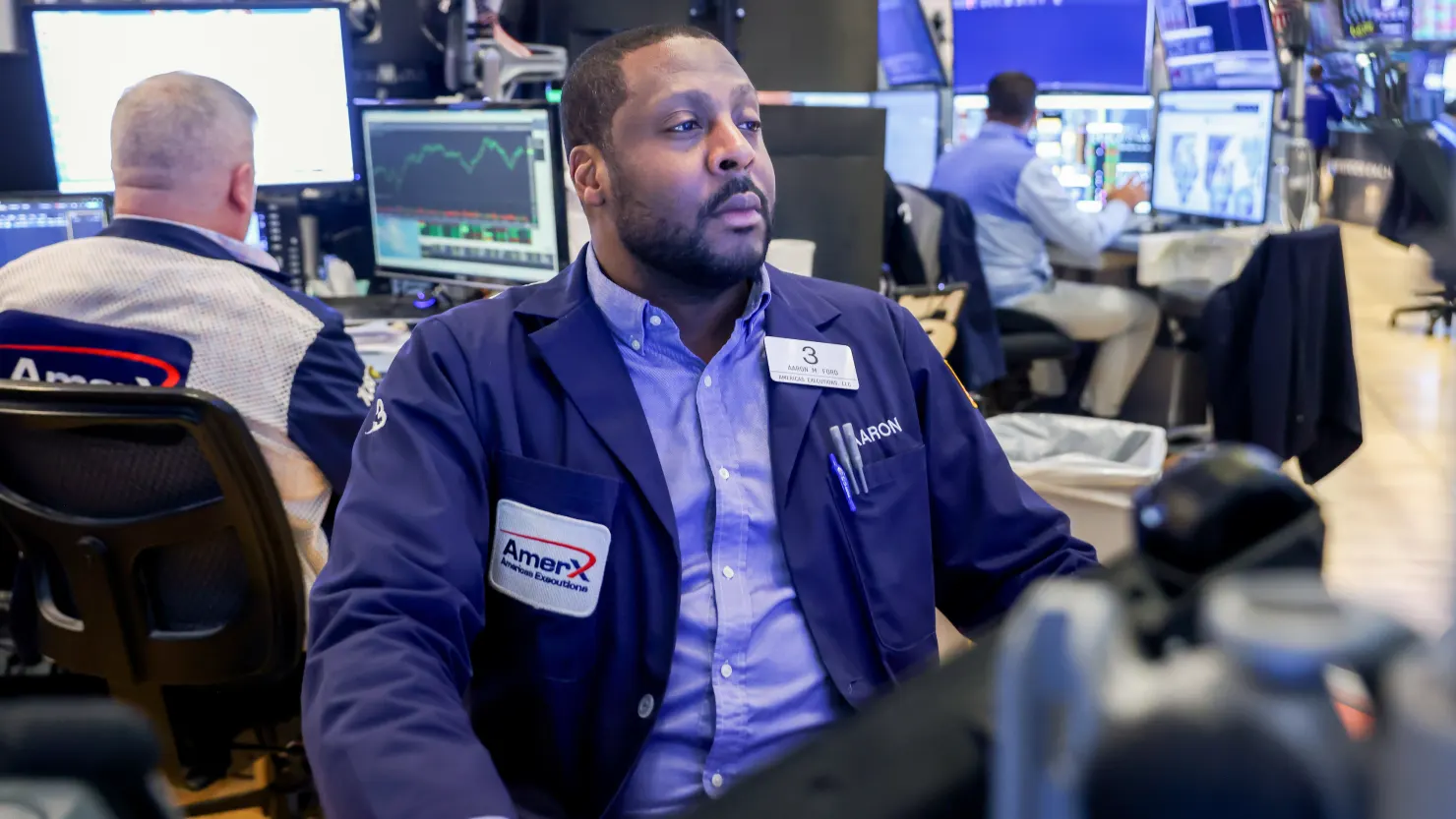 Nasdaq Hits Fresh High as Cooling Oil Prices Lift Stocks