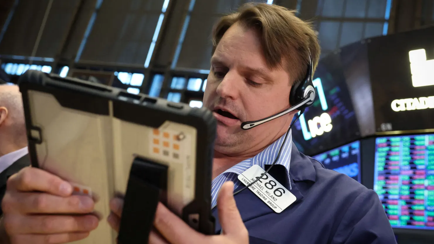 Stocks Slip again as Rising Treasury Yields Rattle Investors