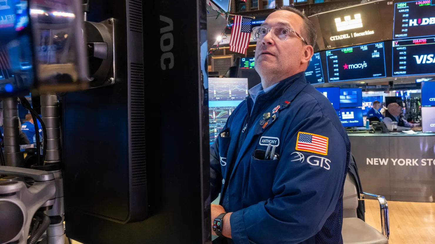 Wall Street Pushes Higher as Oil Slips on Growing Hopes for Iran Deal
