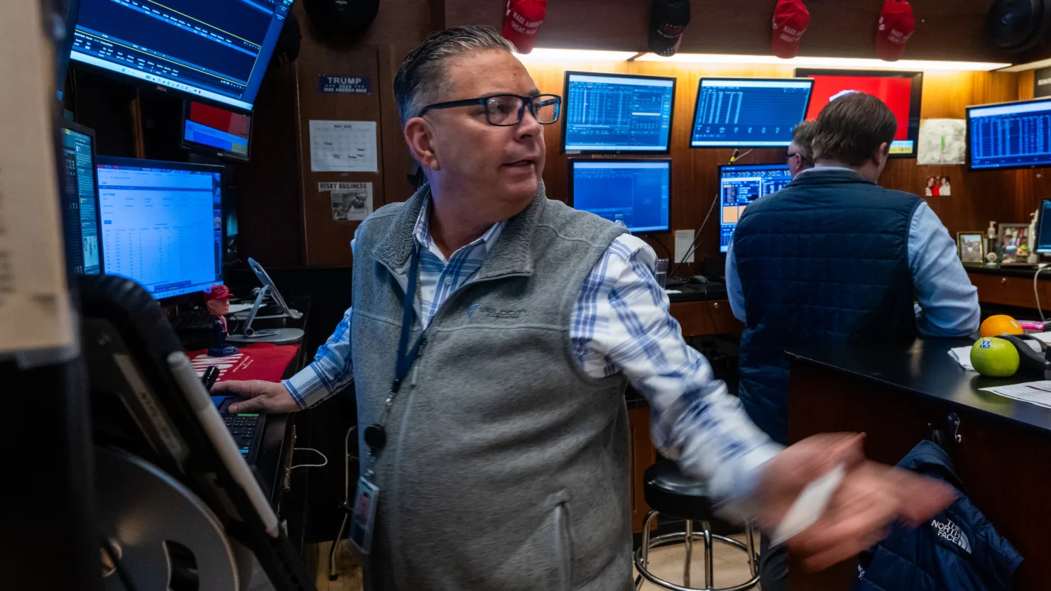 Nasdaq Slumps Again as Tech Retreat Deepens and Micron Gets Hit