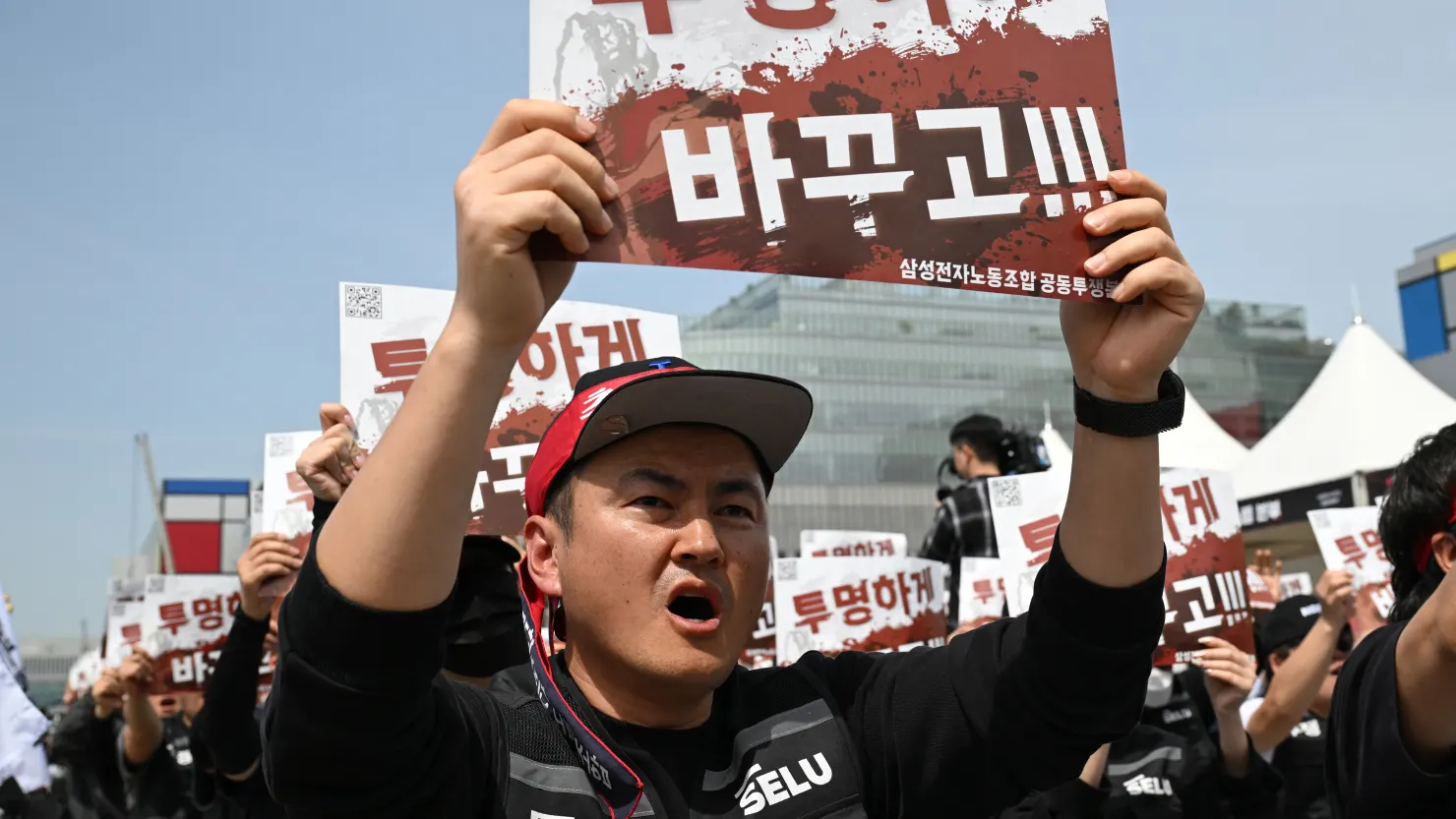 Samsung Strike Threat Grows as South Korea’s President Pushes for a Labor Deal