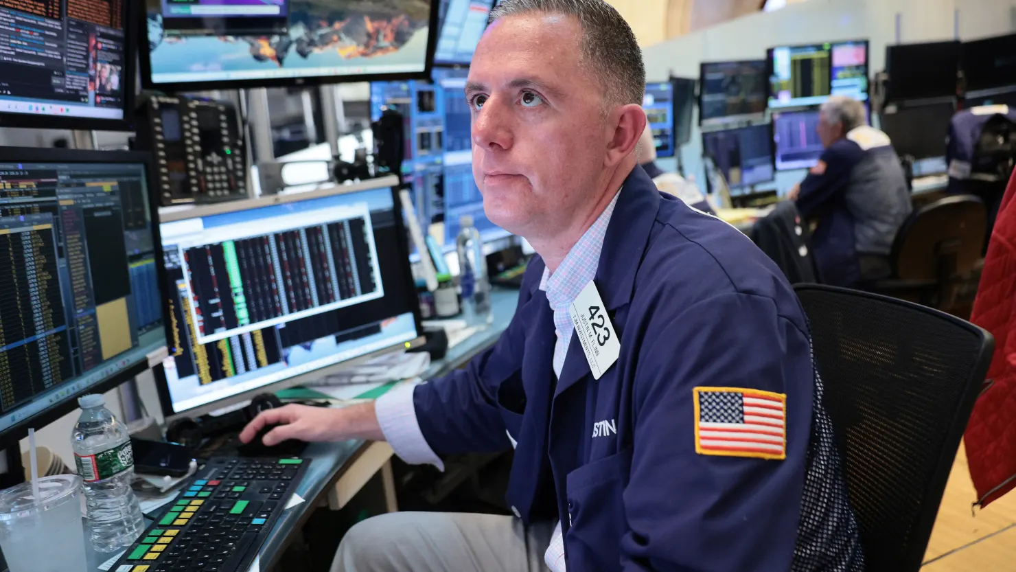 Dow Jumps 500 Points as Oil Cools and Bond Yields Ease