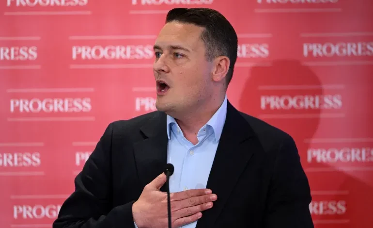 Streeting Enters Labour Race as Pressure Mounts on Starmer